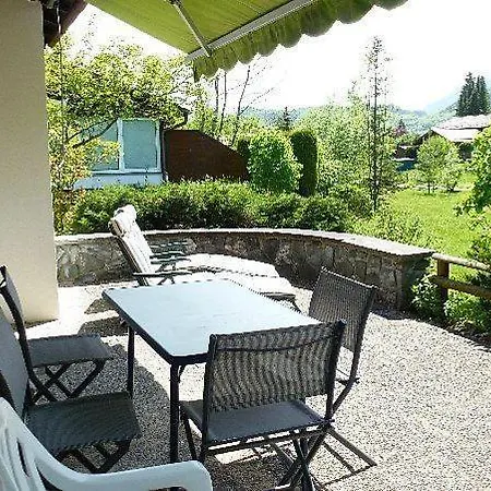Mit Terrasse, Garage Und Hobbyraum Vakantiehuis