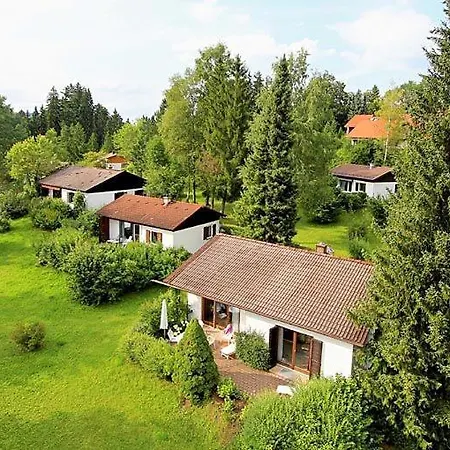 Vakantiehuis Mit Terrasse, Garage Und Hobbyraum